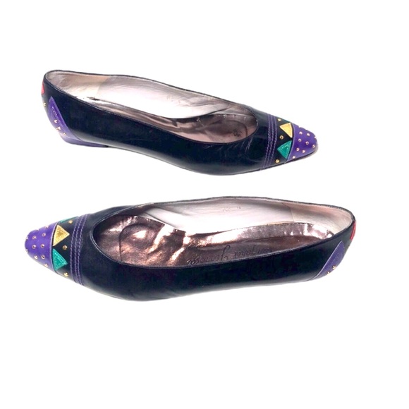 MARGARET JERROLD Vintage 1980s black pumps with Red Green Gold Accent Studs 9 - Picture 5 of 9